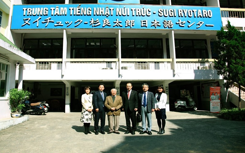 Trung tâm tiếng Nhật Núi Trúc
