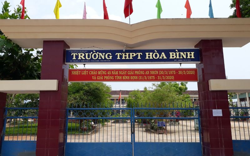 Trường THCS – THPT Hòa Bình